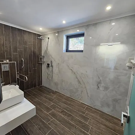 Brothers Seaview 4* Chrysi Ammoudia