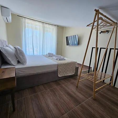 Apartahotel Brothers Seaview 4*