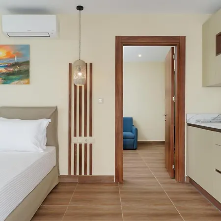 Brothers Seaview Chrysi Ammoudia