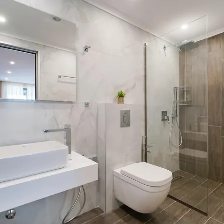 Apartahotel Brothers Seaview 4*